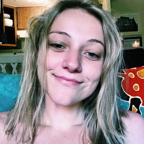 Haley Rose’s Closet 🌹 Welcome! - Picture 3 of 7